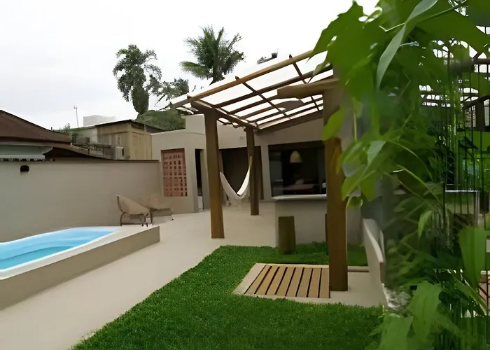 Casa com piscina privativa, 4 minutos da praia