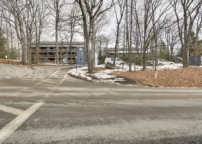 Ski-In Ski-Out Wintergreen Condo W/ Balcony