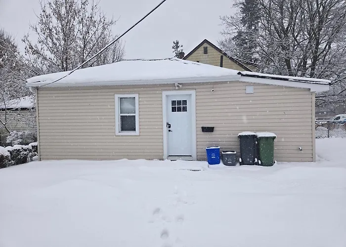 Cozy Home On A Quiet Street Minutes To Dt Kingston
