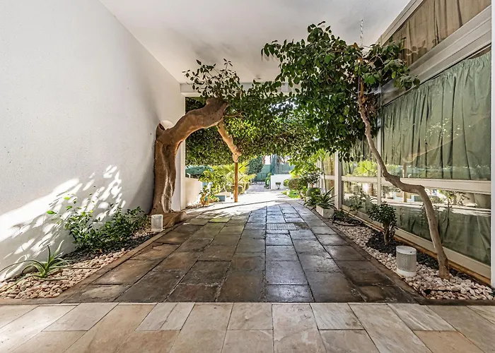 Golden Coast Residence