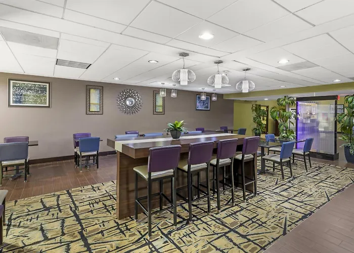 Best Western Plus Mcdonough Inn & Suites