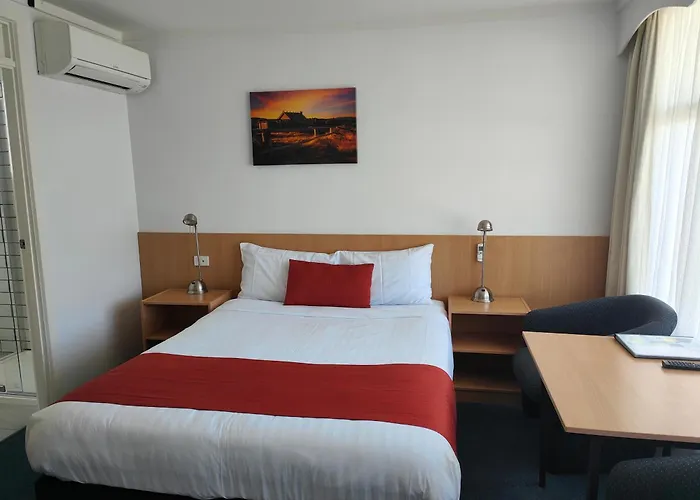 Barclay Motor Inn