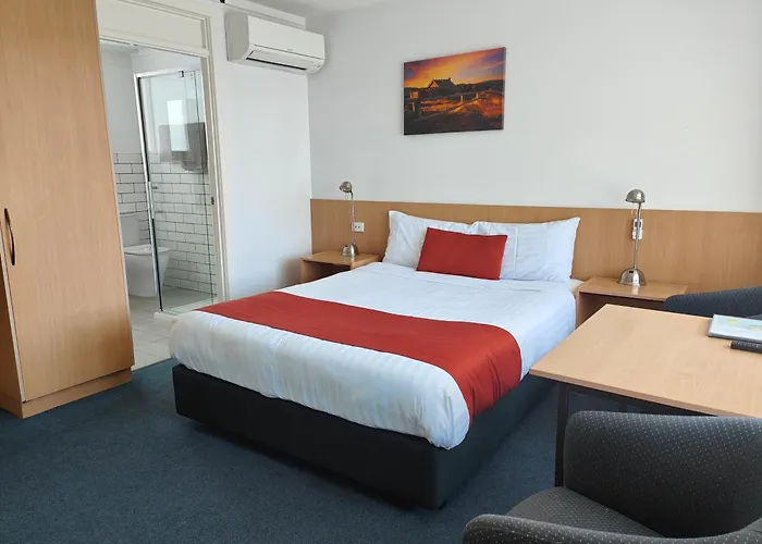 Barclay Motor Inn