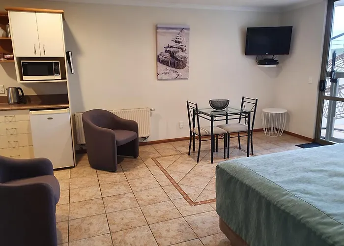 Breakers Motel