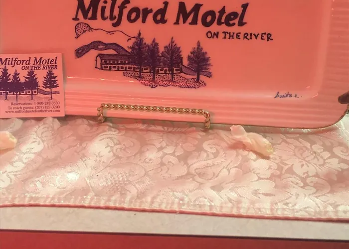 Milford Motel On The River