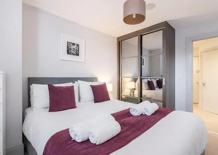 Roomspace Serviced Apartments - The Quadrant