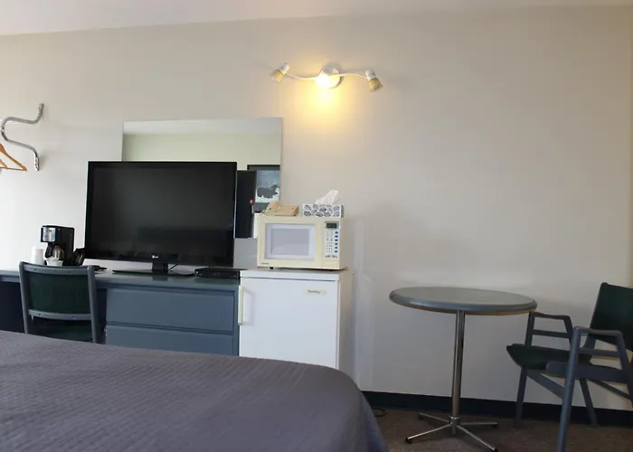 Plains Motor Inn