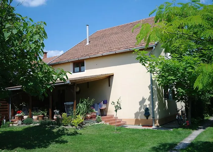 Nora Apartman