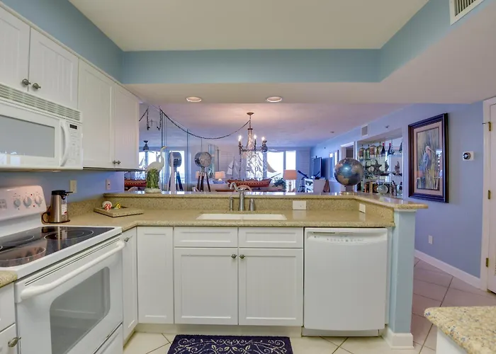 Beachfront Condo W/ Pool Access In Ponce Inlet