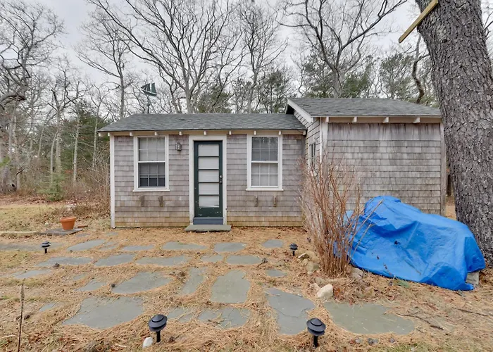 Cozy Vineyard Haven Cottage < 1 Mi To Beach!