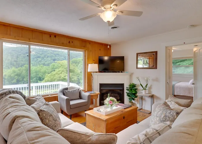 Candler Cabin W/ Deck & Mount Pisgah Views!