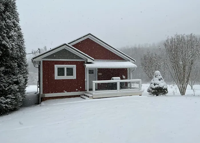 The Farmhouse At Wolfehaven