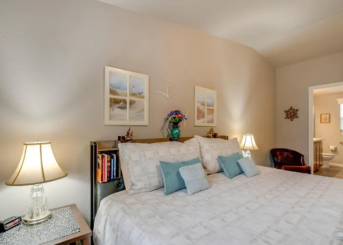 Ocean Shores Retreat W/ Porch & Canal Views!