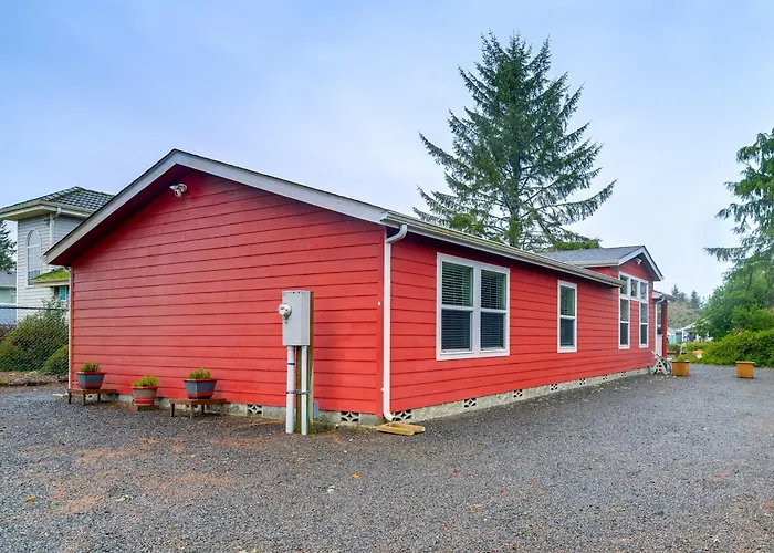 Ocean Shores Retreat W/ Porch & Canal Views!