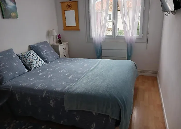 Chambre Confortable,Gare,Climatisation,Parking,Wifi,Pt Dejeuner Compris