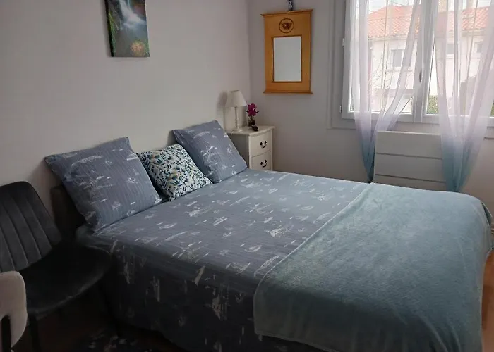 Chambre Confortable,Gare,Climatisation,Parking,Wifi,Pt Dejeuner Compris