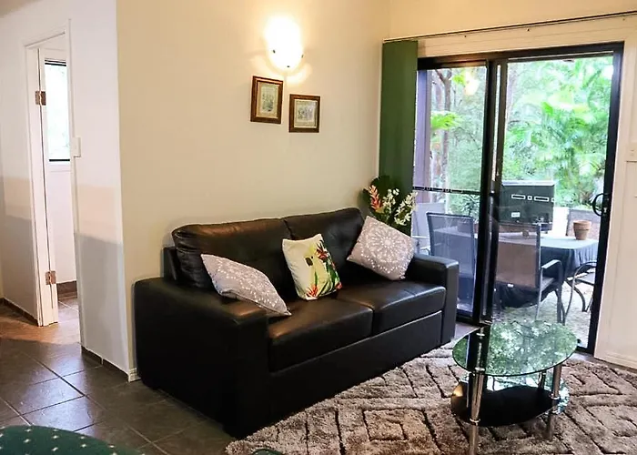 Green Trees Chalet: Nature Retreat Near Australia Zoo