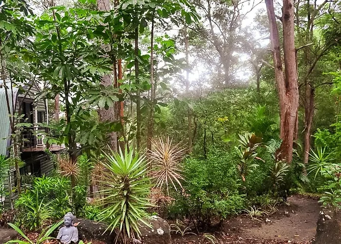 Green Trees Chalet: Nature Retreat Near Australia Zoo