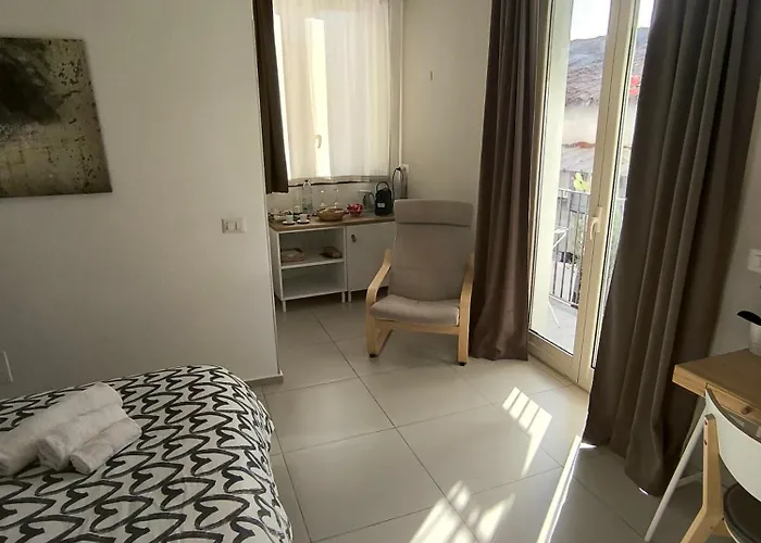 Home Catania Dante Accommodations