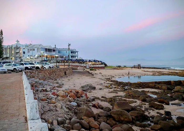 Beacon Wharf , George Hay 5 Seafront Accommodation