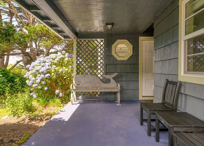 Beach Pines Bungalow By Avantstay