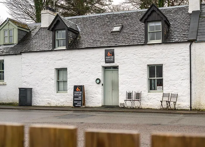 Plockton Distillery Flat