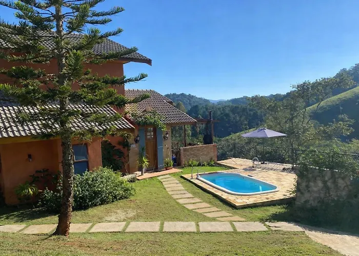 Refúgio nas Montanhas Vista incrível, Piscina e a 2 km do centrinho