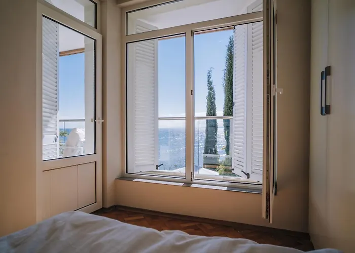 Villa Alenor - Sea View & Beach Access