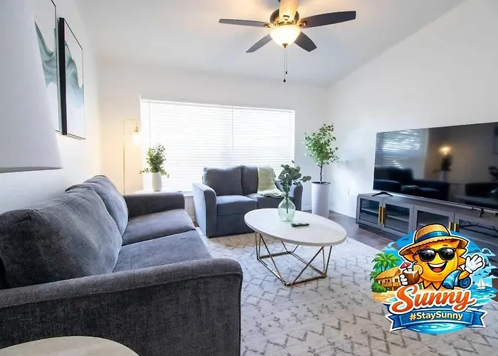 Entire Modern Home In Dade City