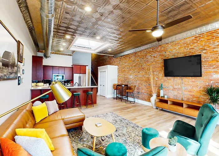'Downtown Delight' W/ Patio! 1 Mi To Ball State
