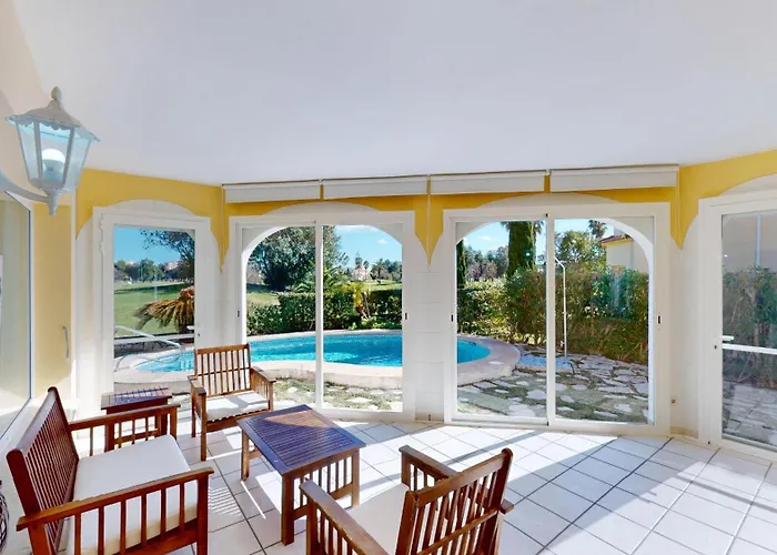 Villa Mediterraneo By On Travel