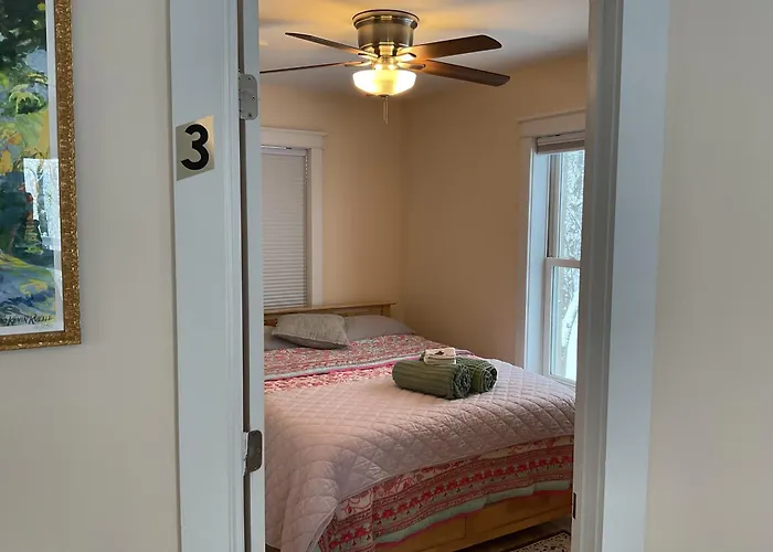 Roberts Lake House Room #3
