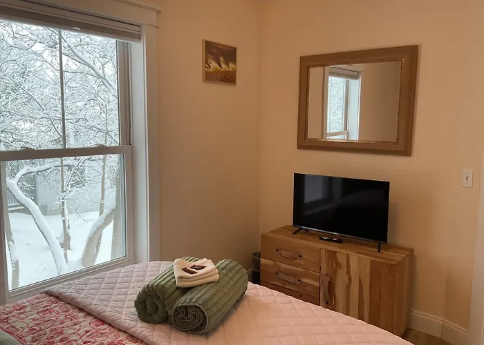 Roberts Lake House Room #3