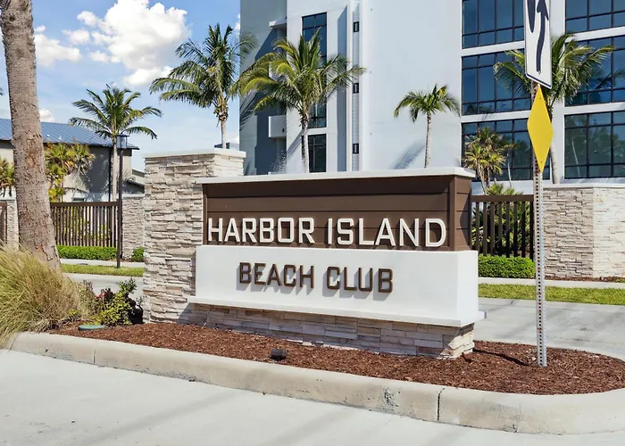 475 Strand Dr