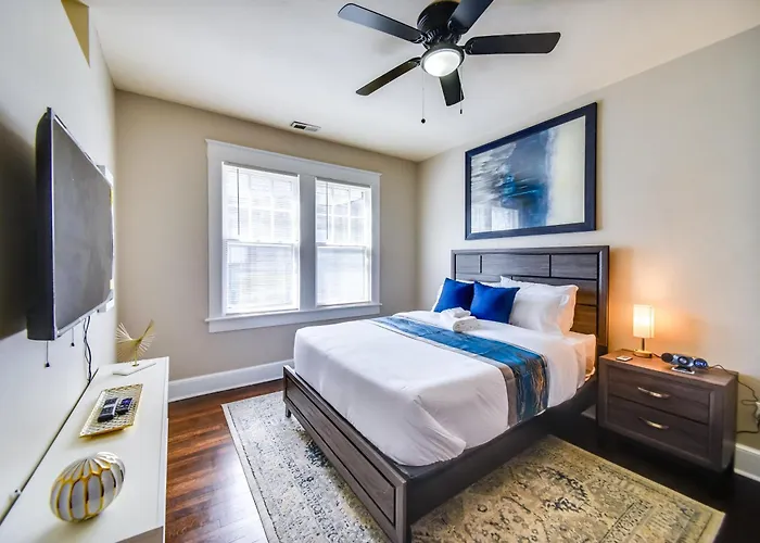 Modern Portsmouth Apartment: Walk To Norfolk Ferry
