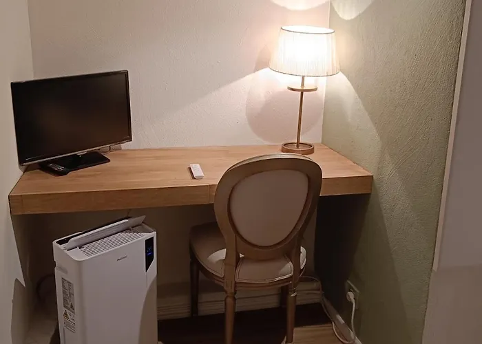 Cosy Flat In The Heart Of Valbonne Village