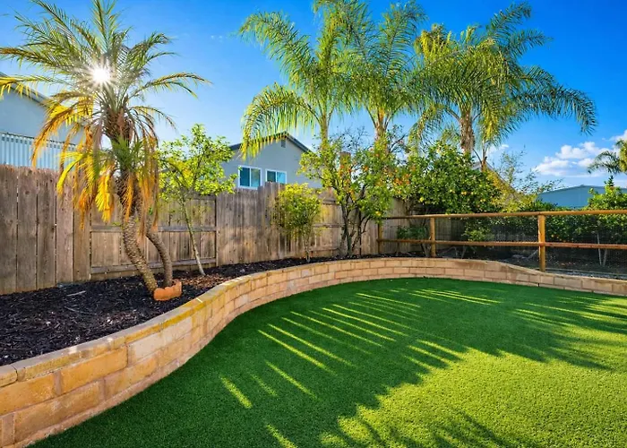 Huge 5Br Family Retreat Backyard & Patio Lounge