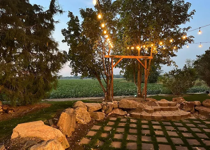 Red Roof Cottage 2 •Hot Tub• Fire Pit• Cold Plunge