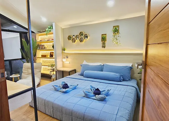 Ploy Mountain View Pool Villa
