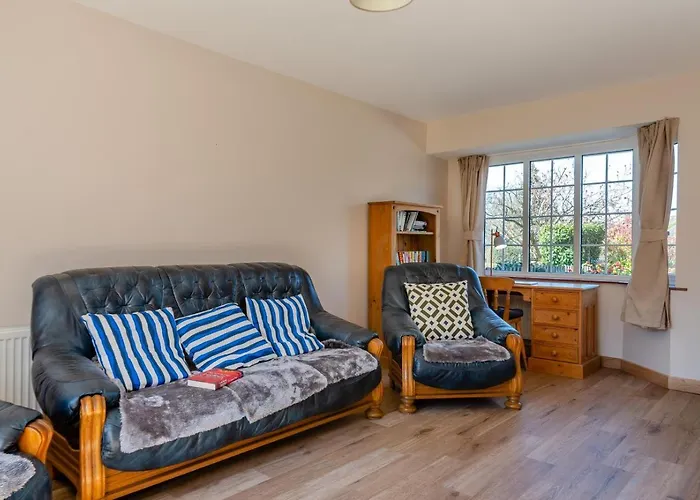 3 Bed In Brockenhurst Oc-L30942