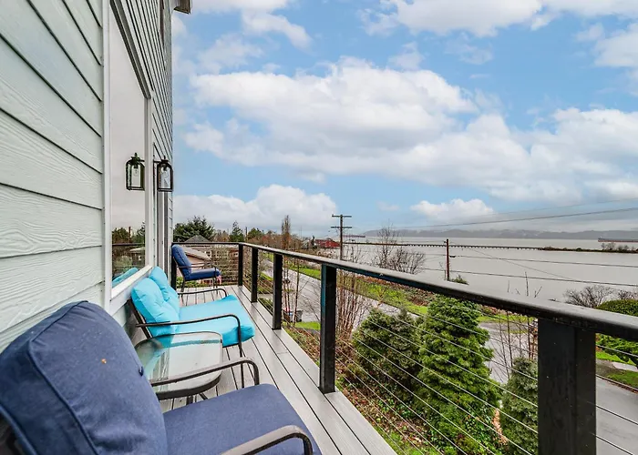 Astoria Home Base W/ River Views, 3 Mi To Dtwn!