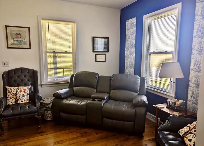Best Of Both, Private Yet Convenient, Clifton Forge 17 Mi, Roanoke 31 Mi, Covington 30 Mi, Daleville 17 Mi ,Lexington 42 Mi