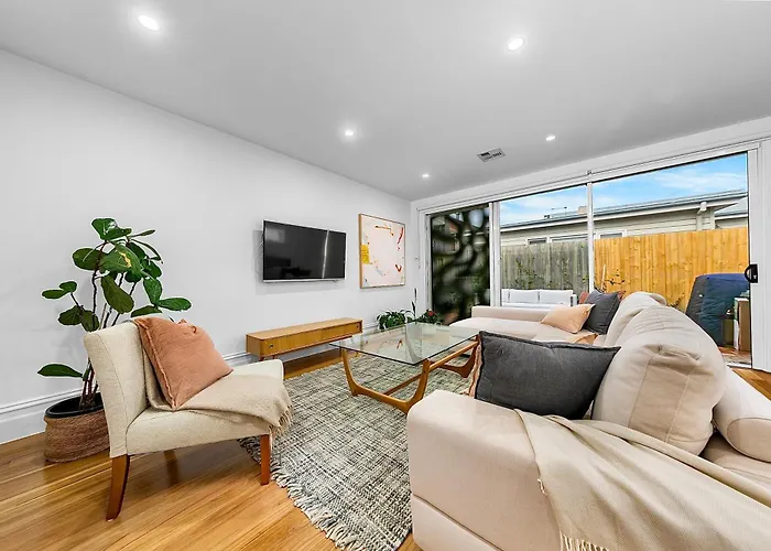 Luxury Boutique Bay Retreat