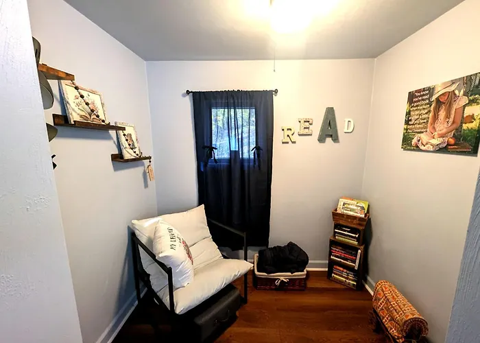 Best Of Both, Private Yet Convenient, Clifton Forge 17 Mi, Roanoke 31 Mi, Covington 30 Mi, Daleville 17 Mi ,Lexington 42 Mi