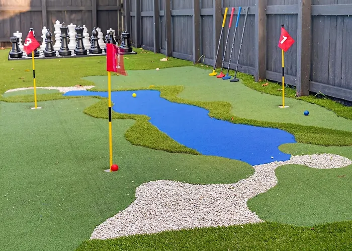 Heated Pool Home - Mini Golf & Soccer & Firepit