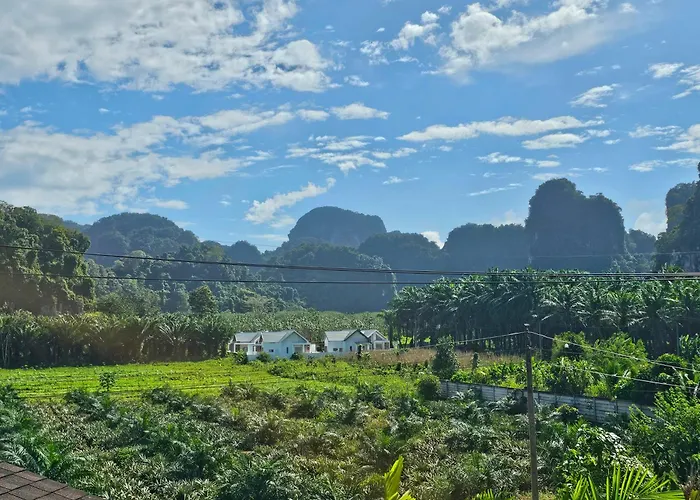 Ploy Mountain View Pool Villa