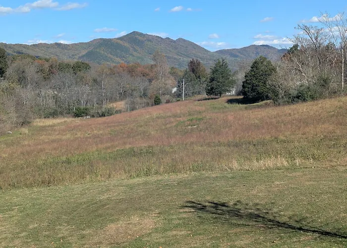 Best Of Both, Private Yet Convenient, Clifton Forge 17 Mi, Roanoke 31 Mi, Covington 30 Mi, Daleville 17 Mi ,Lexington 42 Mi
