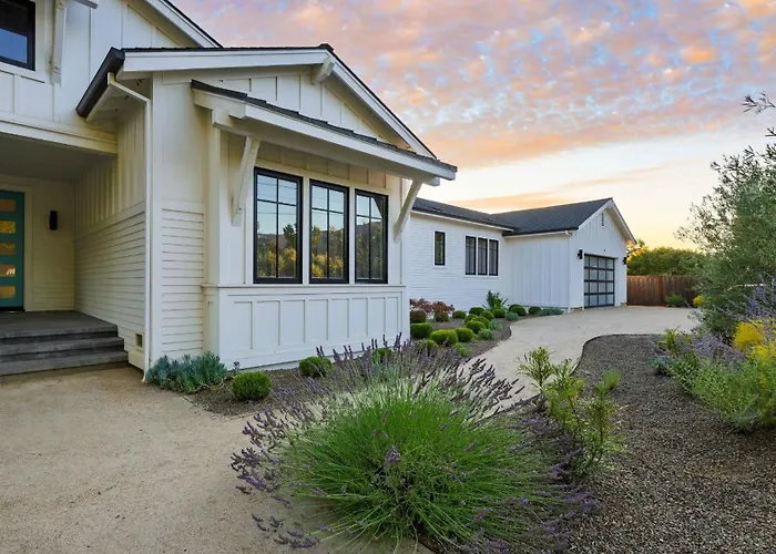 Sonoma Pool Retreat By Avantstay