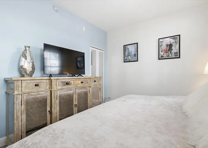Spacious 3Br 3Ba With King Bed & Amazing Pools Near Intercoastal, Lantana Beach, Fl