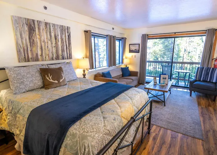 Inside Yosemite Park-Cozy Corner Unit-Sleeps 2